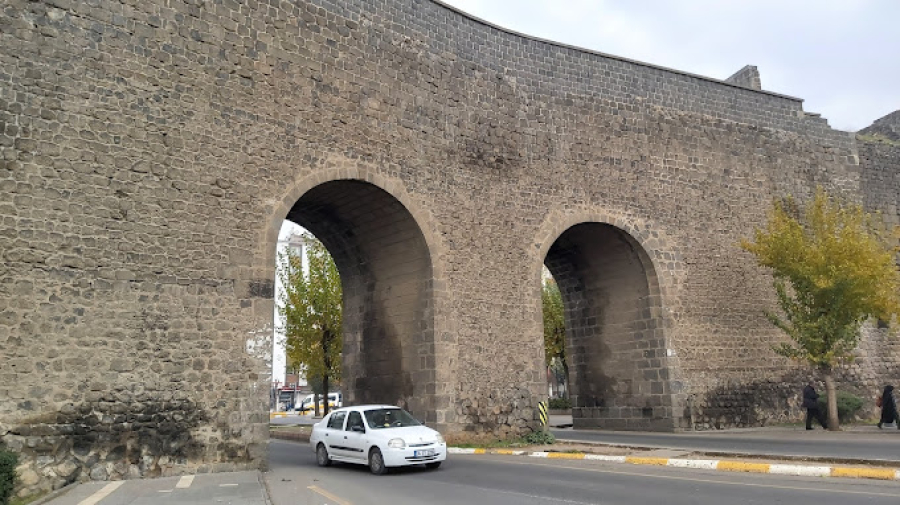 Çift Kapı