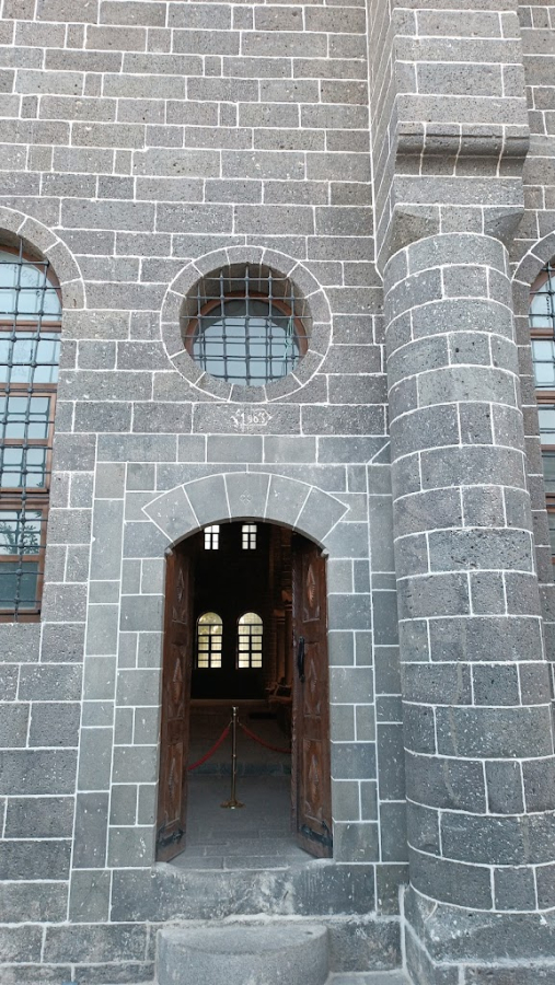 Surp Giragos Kilisesi