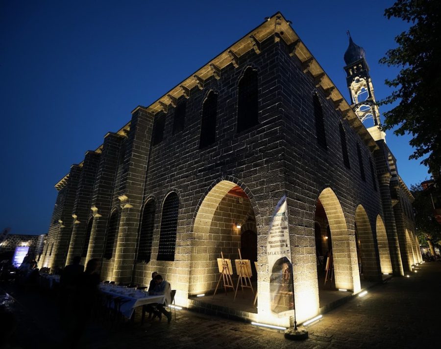 Surp Giragos Kilisesi