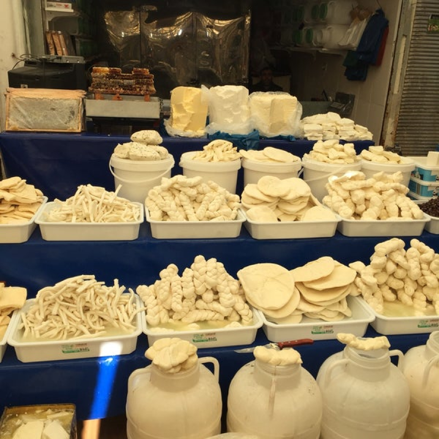 Tarihi peynirciler çarşisi